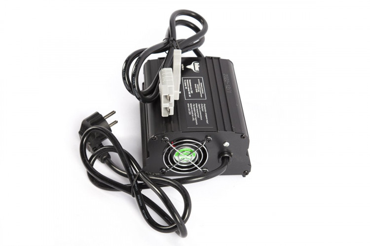 Зарядное устройство RuTrike для аккумуляторов 24V50A/H (10A) в Оренбурге